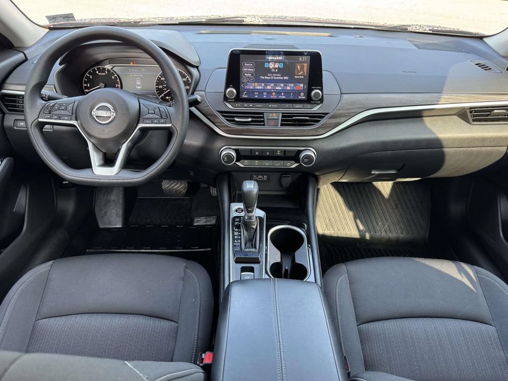 Used 2023 Nissan Altima 2.5 SV AWD/4WD image 2
