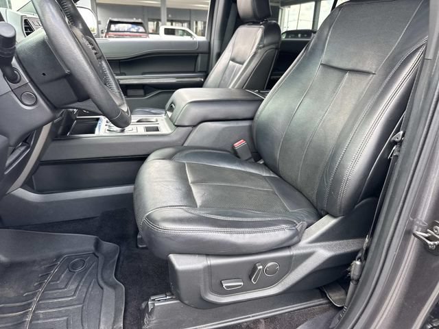 Used 2018 Ford Expedition XLT w/ Equipment Group 202A RWD image 20