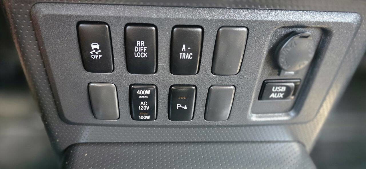 Used 2014 Toyota FJ Cruiser 4WD w/ Upgrade Package image 35