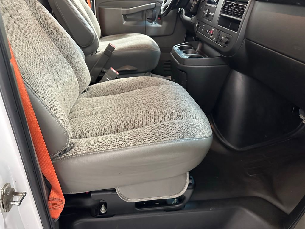 Used 2022 Chevrolet Express 3500 w/ Power Convenience Package image 42