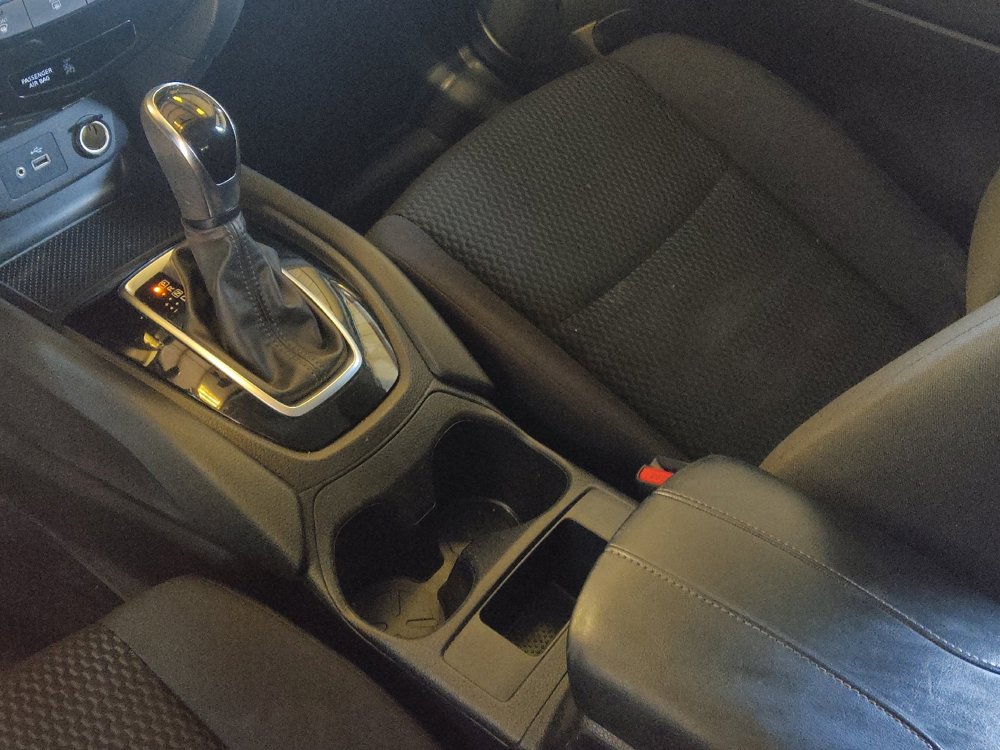 Used 2019 Nissan Rogue Sport S image 26