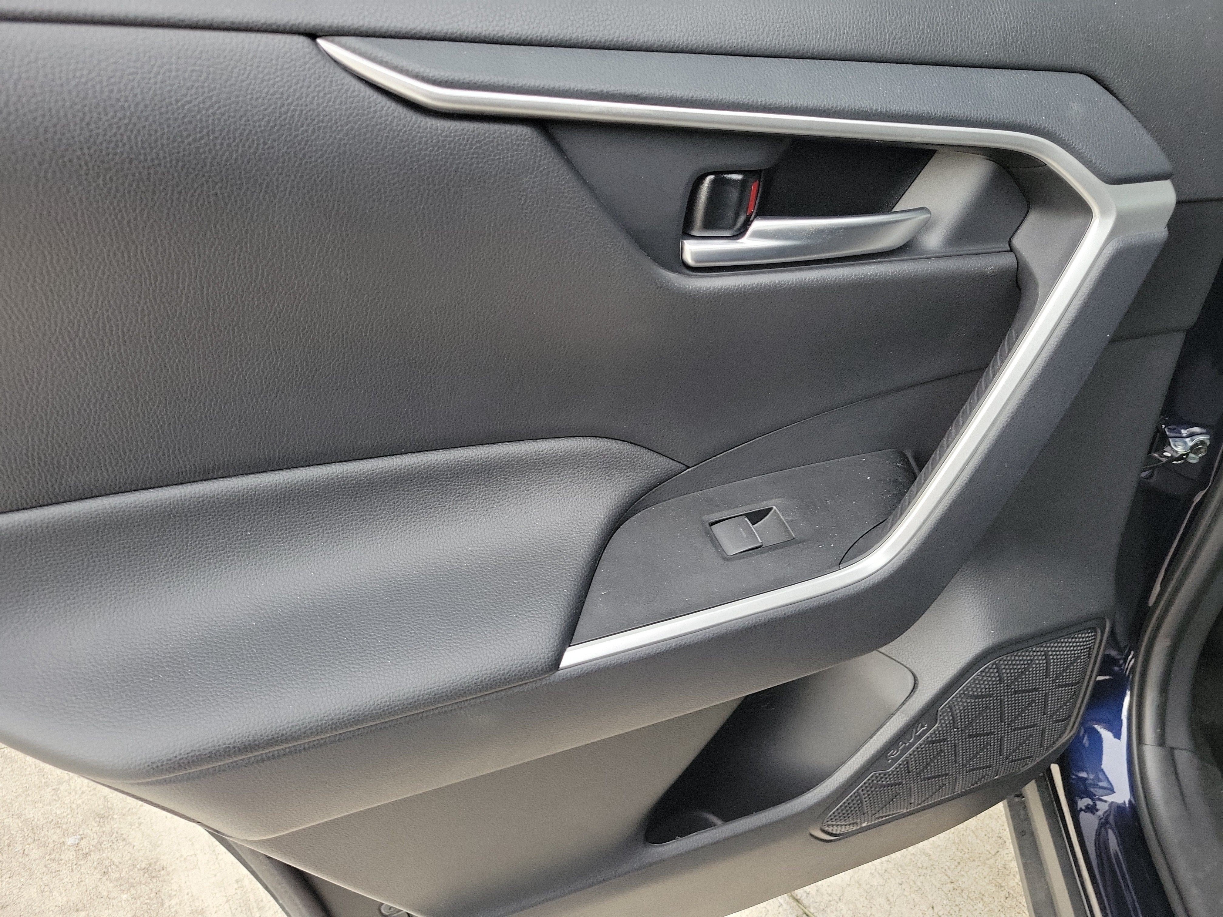 Used 2025 Toyota RAV4 XLE Premium FWD image 13