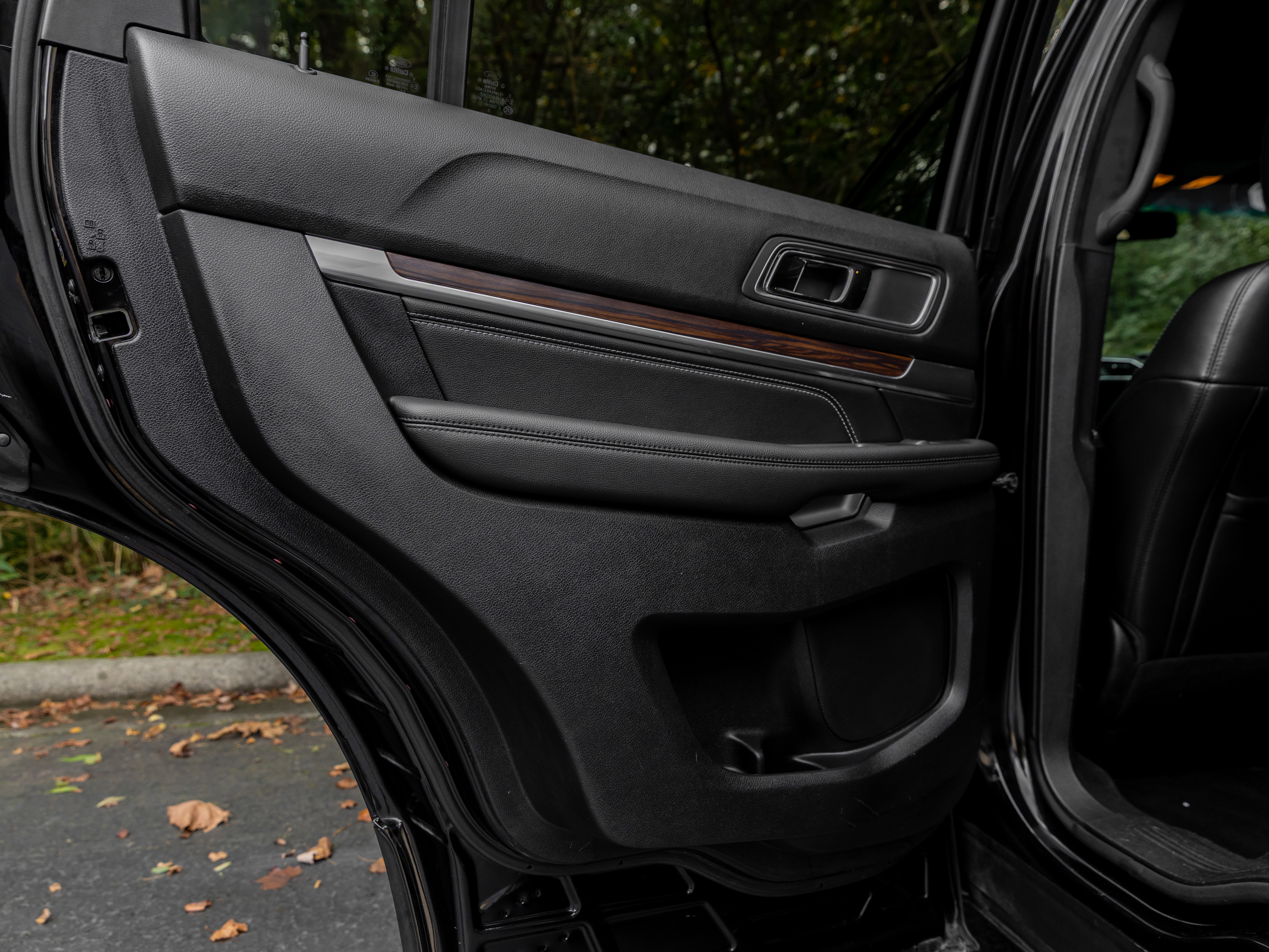 Used 2019 Ford Explorer Limited w/ Class III Trailer Tow Package image 34