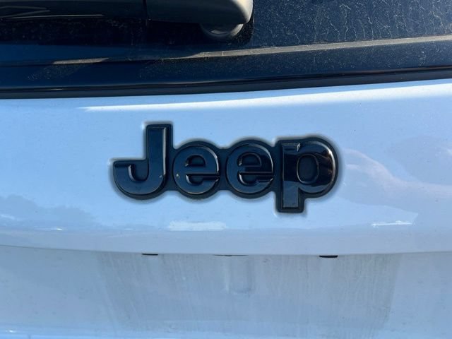 Used 2023 Jeep Compass Latitude w/ Sun and Sound Group AWD/4WD image 7