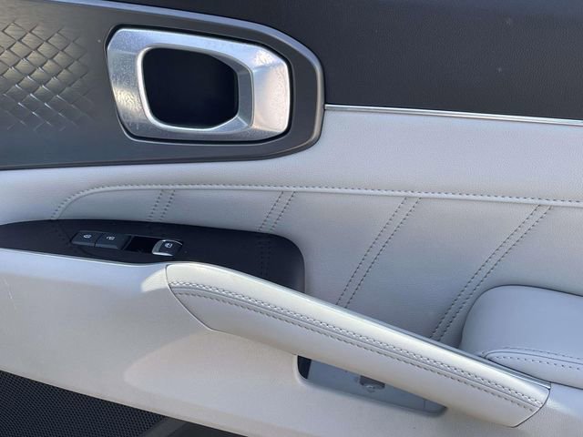 Certified 2022 Kia Sorento SX image 12