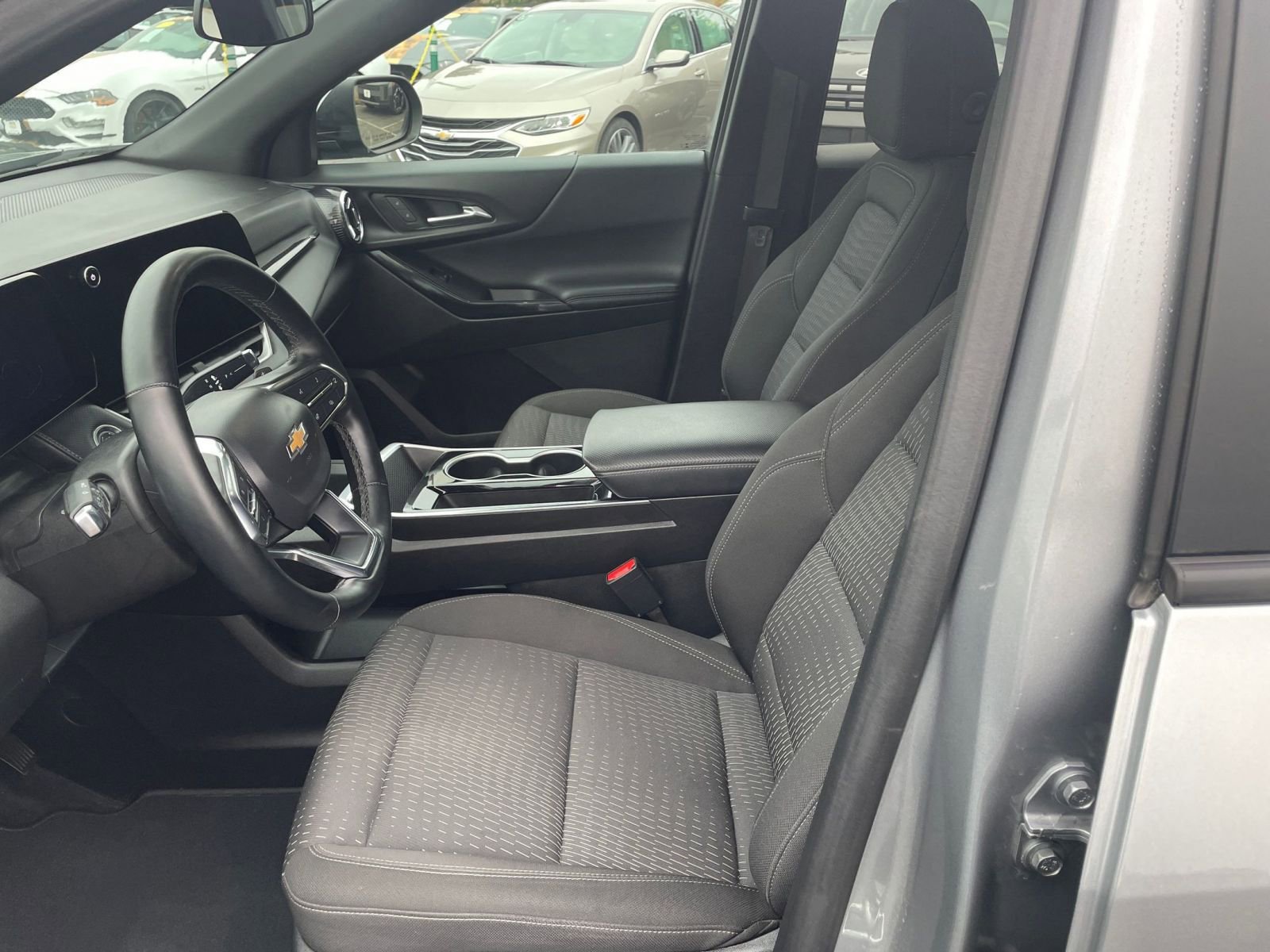 Used 2025 Chevrolet Equinox LT image 21