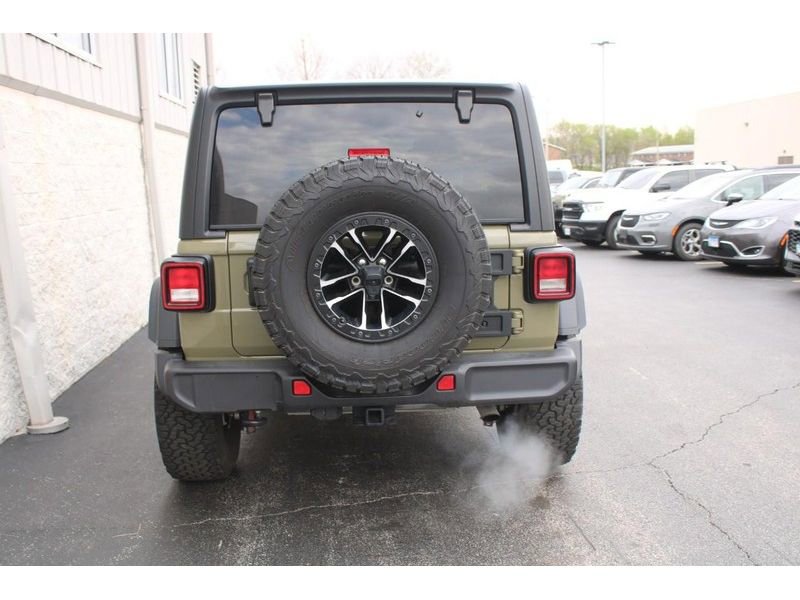 Used 2025 Jeep Wrangler Unlimited Sport AWD/4WD image 4