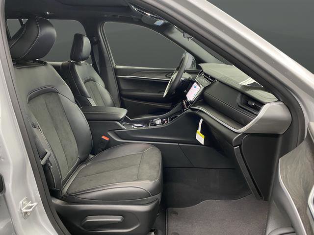 New 2026 Jeep Grand Cherokee Altitude image 33