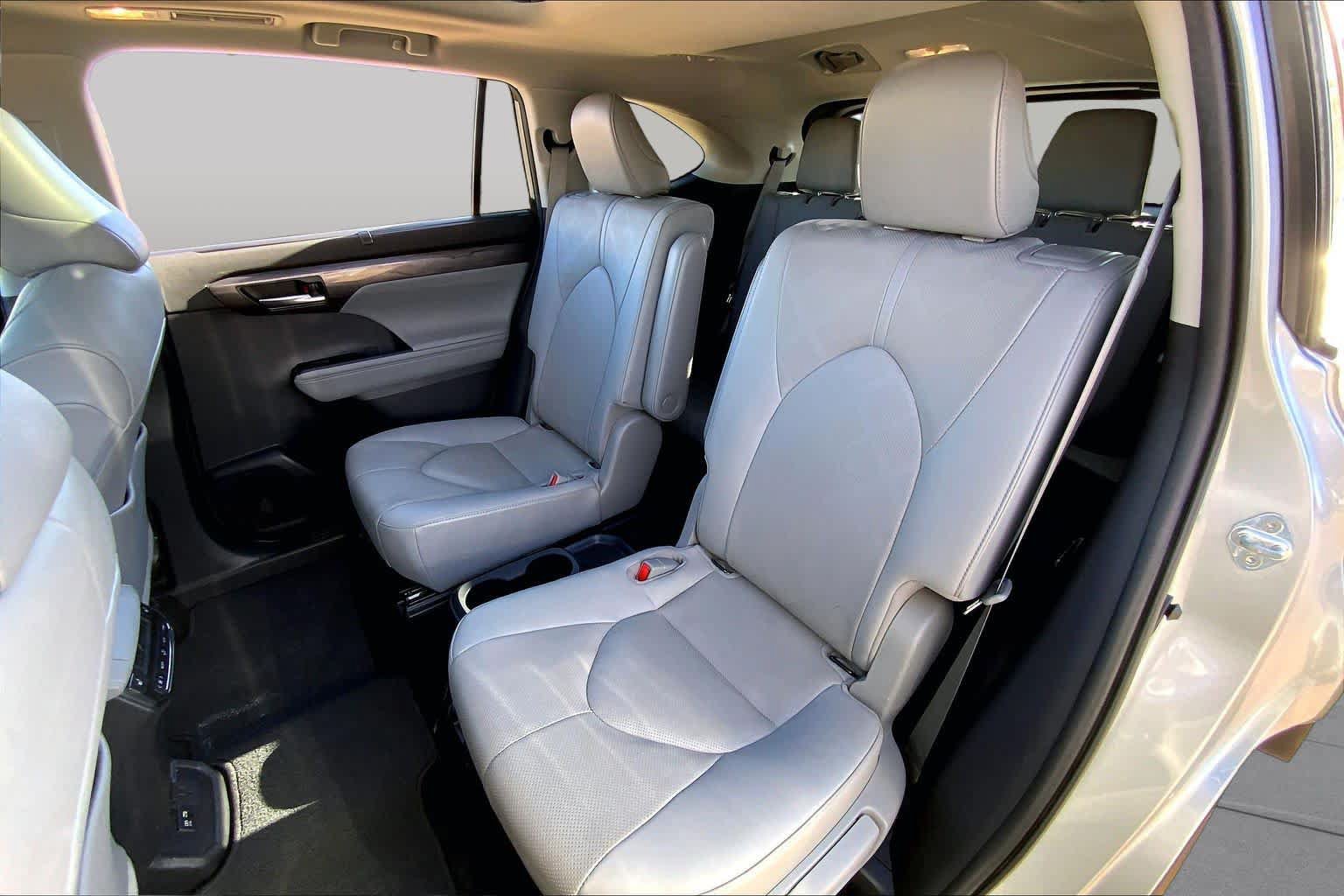 Used 2020 Toyota Highlander Platinum AWD/4WD image 52