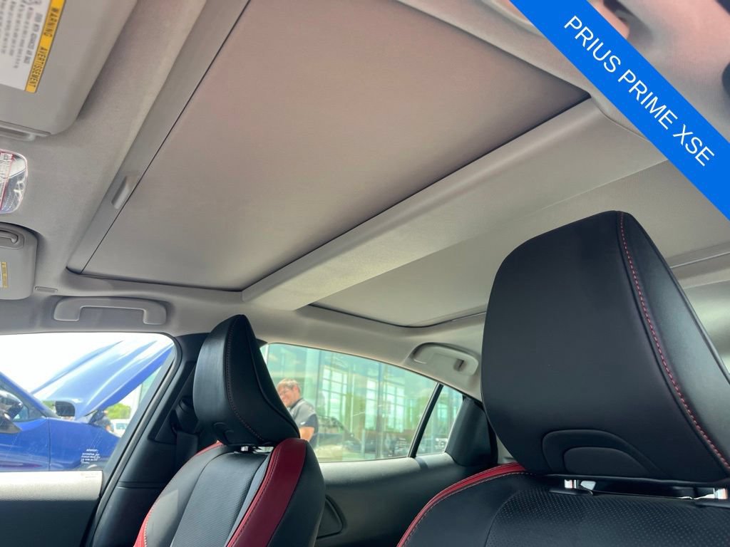 Used 2024 Toyota Prius Prime Premium w/ Advanced Technology Package FWD image 12