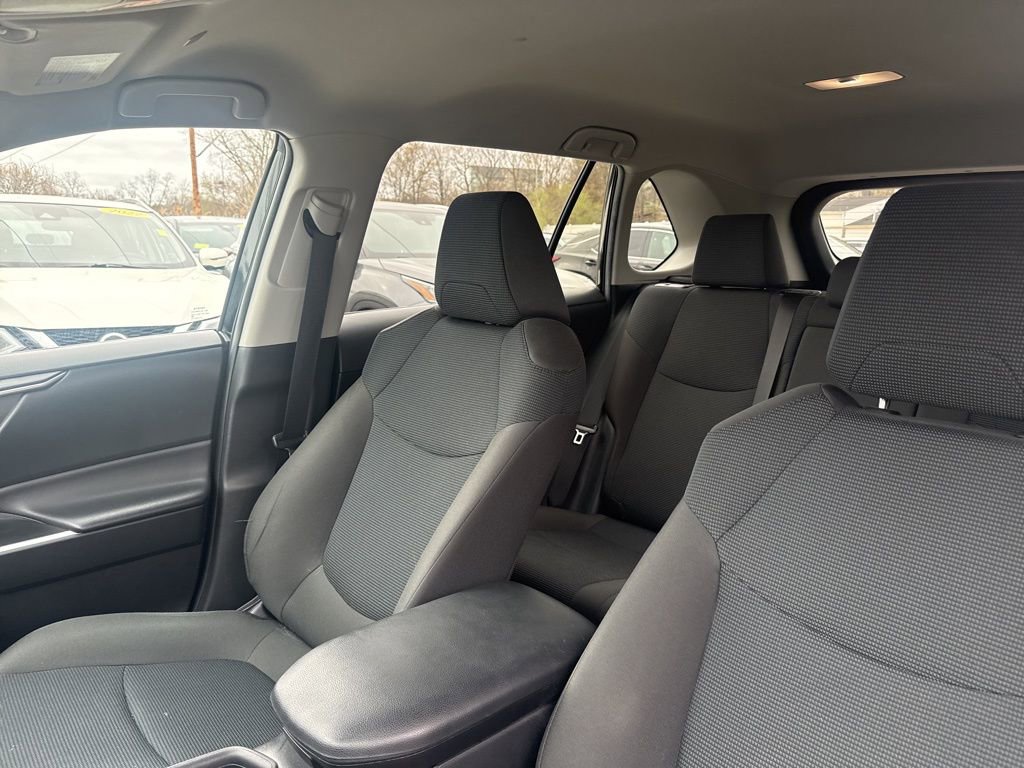 Used 2023 Toyota RAV4 LE AWD/4WD image 11