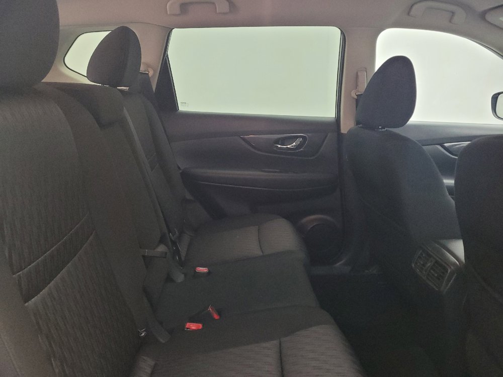 Used 2018 Nissan Rogue SV image 19