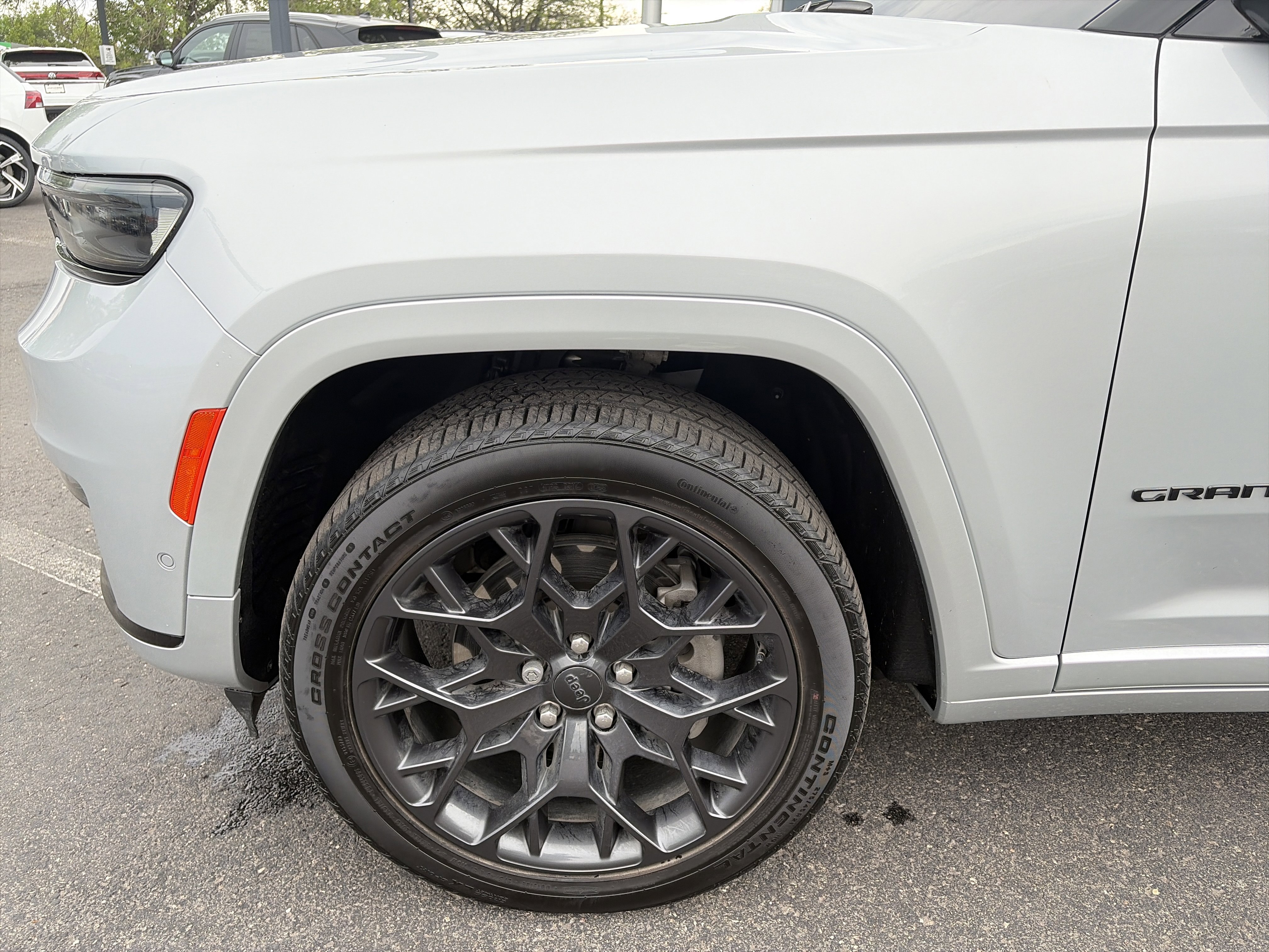 Used 2024 Jeep Grand Cherokee L Summit w/ Advanced Protech Group IV AWD/4WD image 9