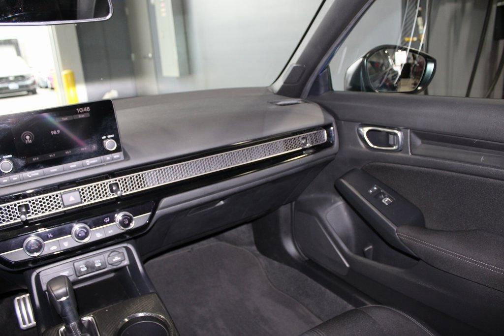 Used 2025 Honda Civic Sport image 25