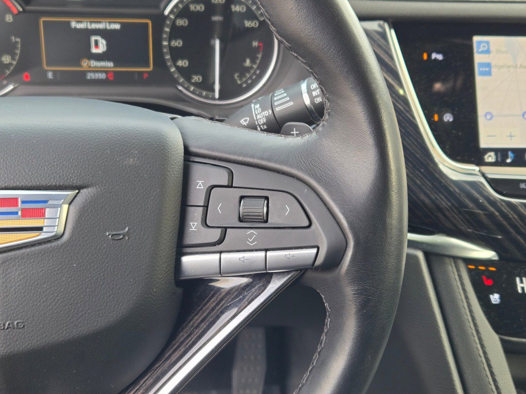 Certified 2025 Cadillac XT6 Premium Luxury FWD image 33