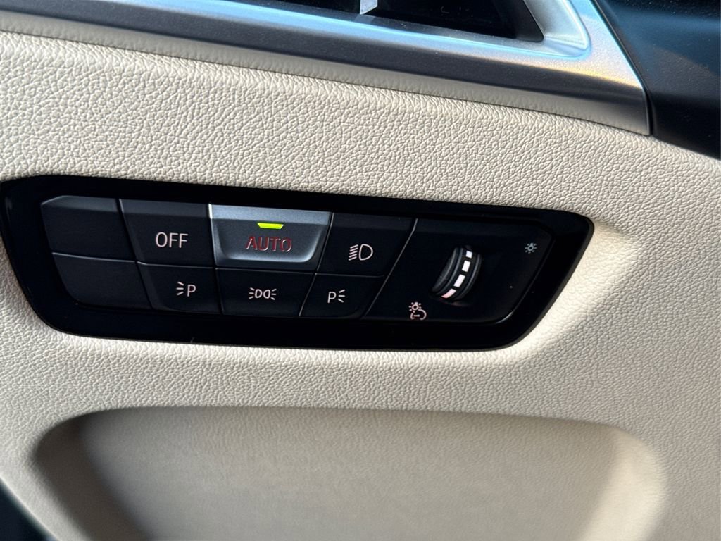 New 2026 BMW 330i Sedan w/ Premium Package image 24