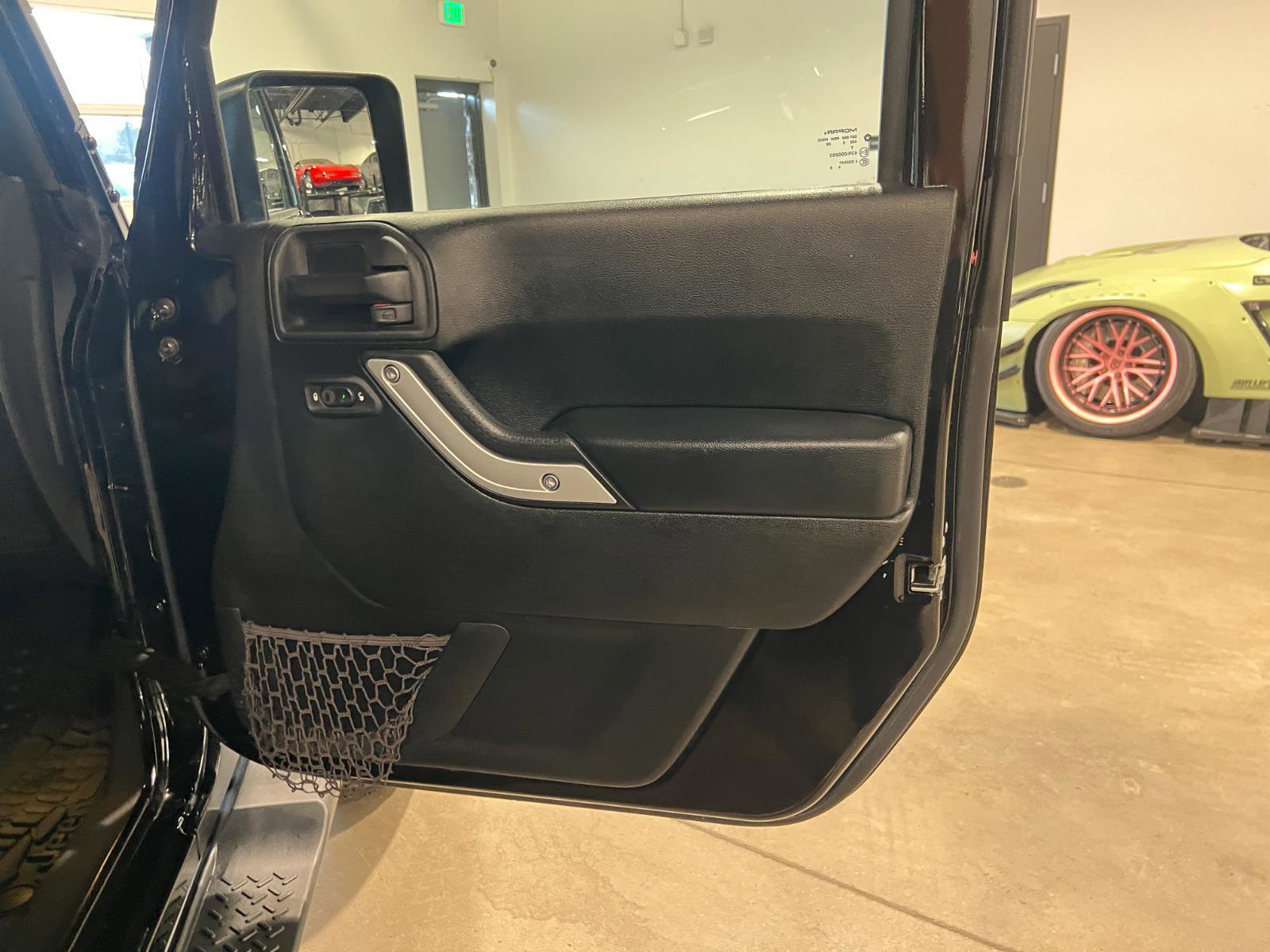 Used 2017 Jeep Wrangler Unlimited Sahara w/ Max Tow Package AWD/4WD image 32