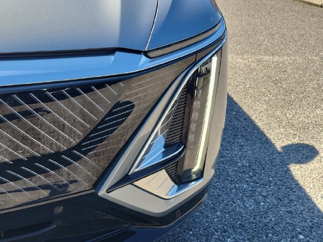 Certified 2024 Cadillac Lyriq Tech AWD/4WD image 7