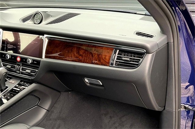 New 2025 Porsche Macan image 22