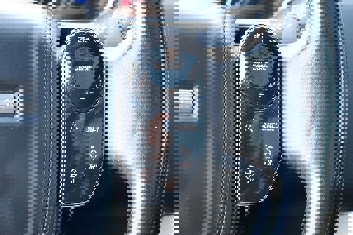 Used 2018 Land Rover Range Rover HSE image 16