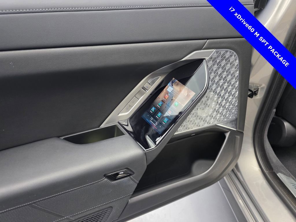 Used 2023 BMW i7 xDrive60 image 16