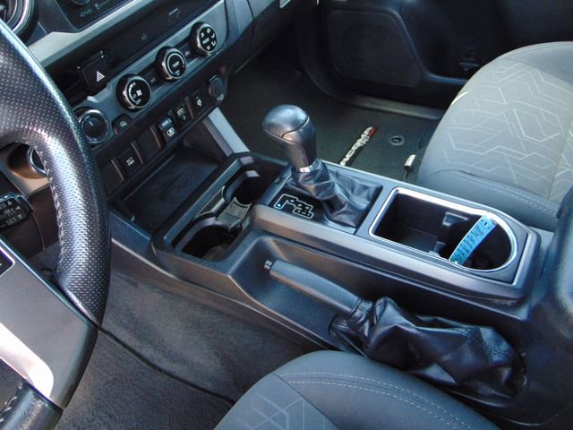 Used 2018 Toyota Tacoma TRD Sport AWD/4WD image 14