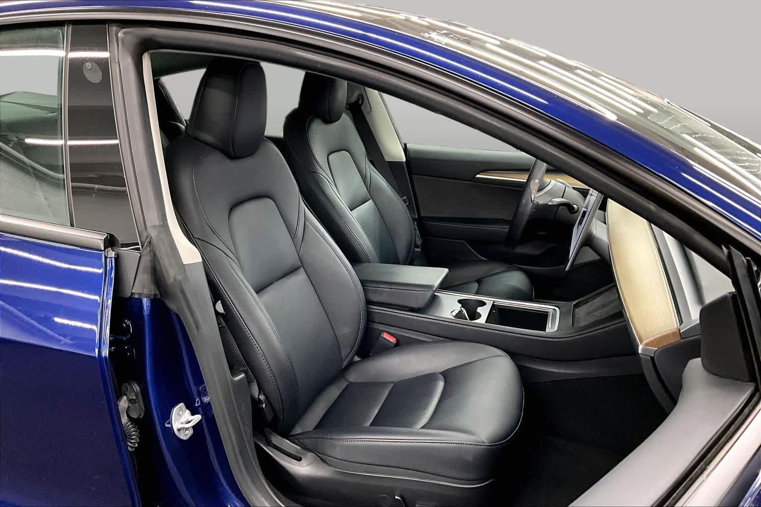 Used 2023 Tesla Model 3 Standard Range RWD image 8