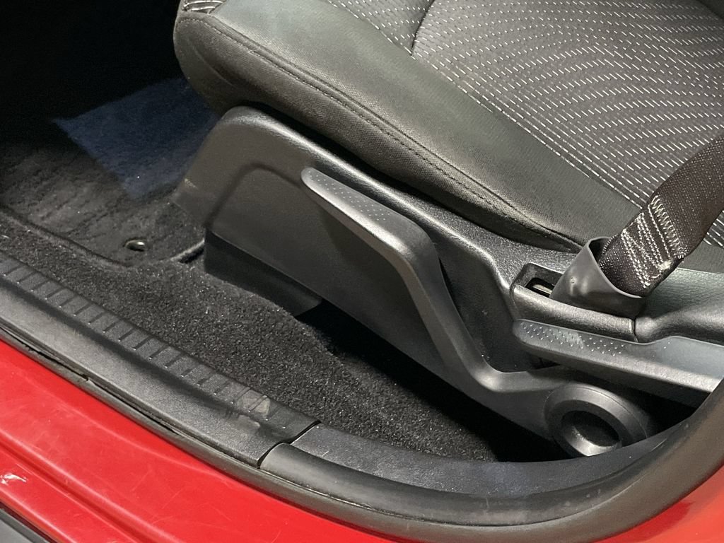 Used 2019 Dodge Journey SE FWD image 13