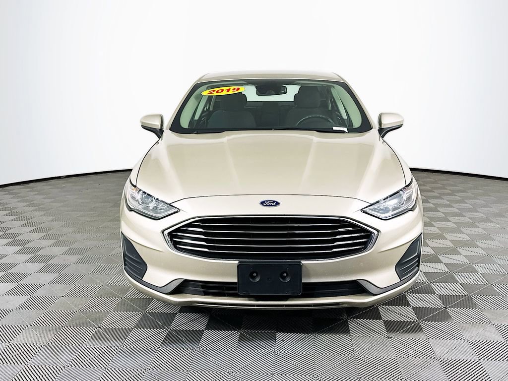 Used 2019 Ford Fusion SE image 4