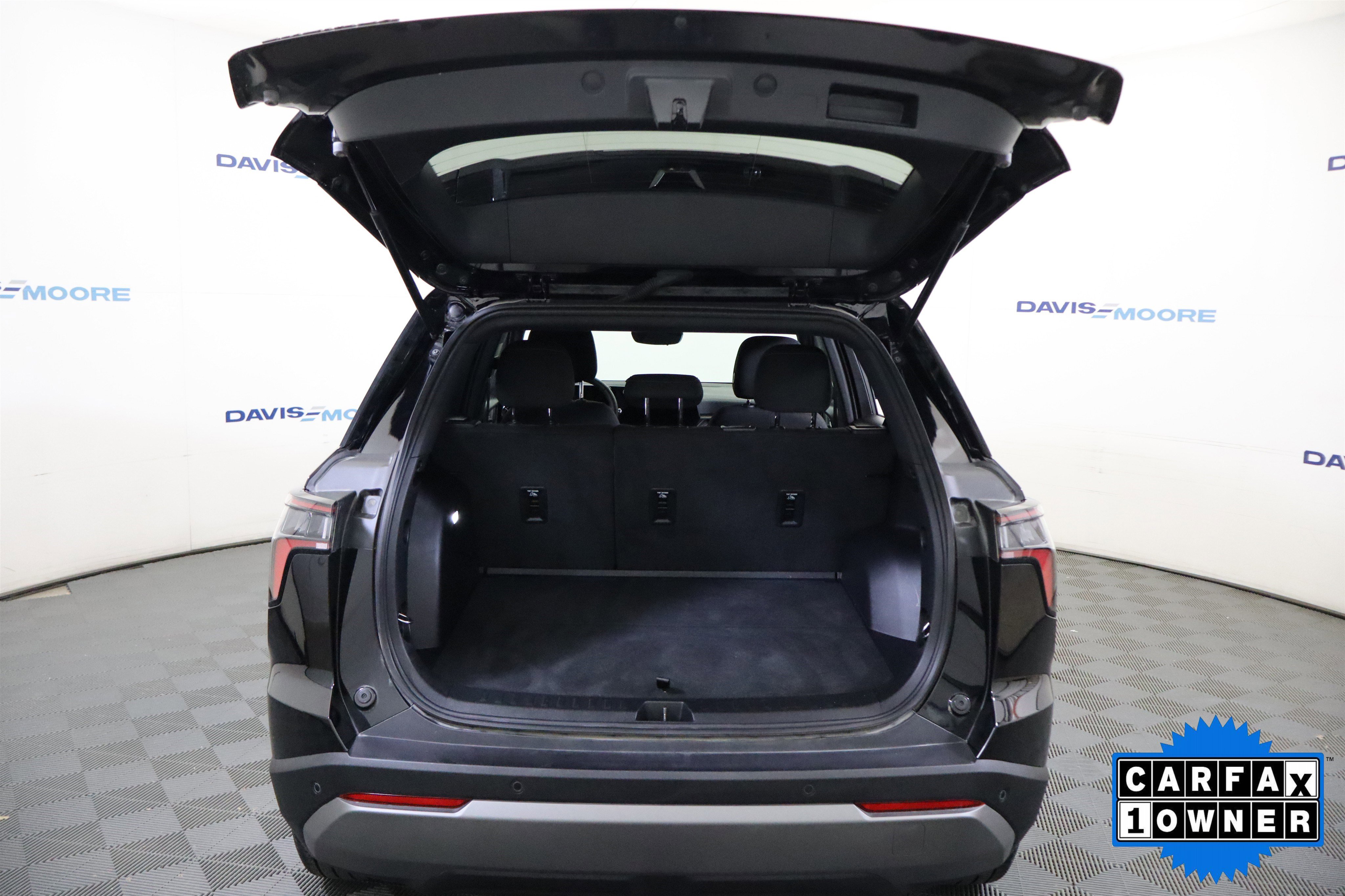 Used 2025 Chevrolet Equinox LT w/ Safety and Technology Package image 8