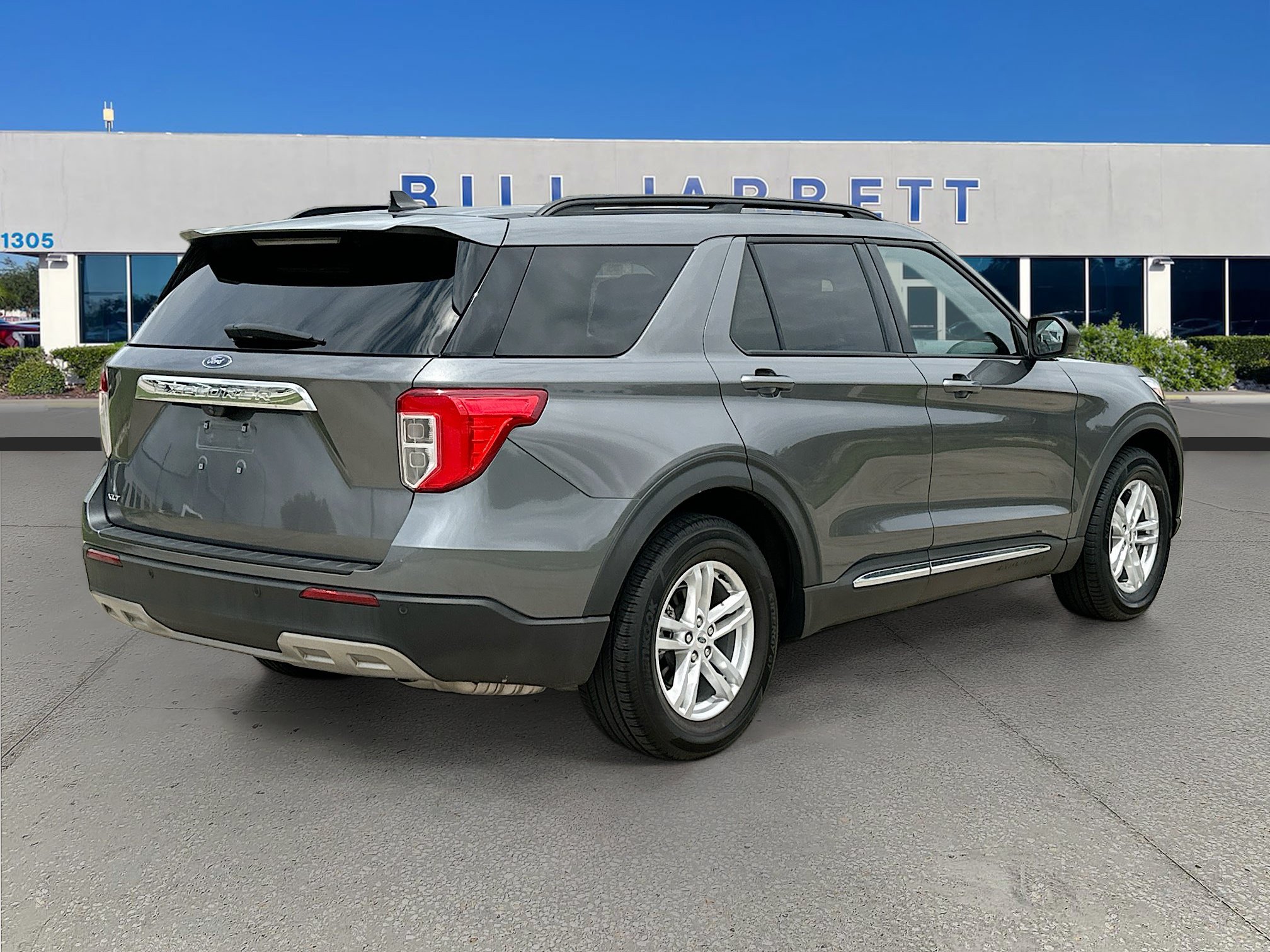 Certified 2023 Ford Explorer XLT w/ Equipment Group 202A RWD image 7