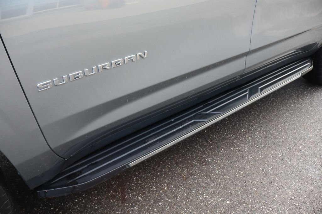 Used 2023 Chevrolet Suburban Premier image 33