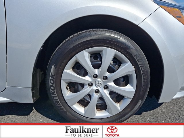 Certified 2025 Toyota Corolla LE FWD image 9