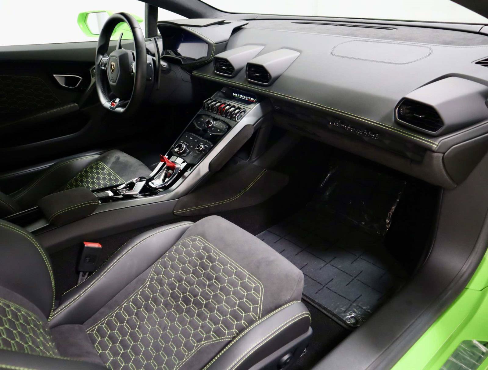 Used 2018 Lamborghini Huracan LP 580-2 RWD image 13