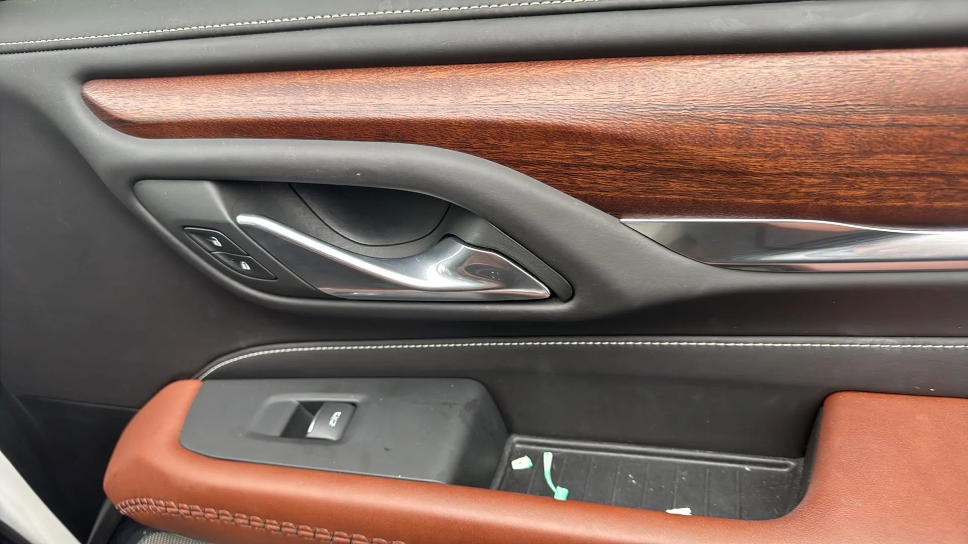 Used 2023 GMC Yukon Denali Ultimate image 28