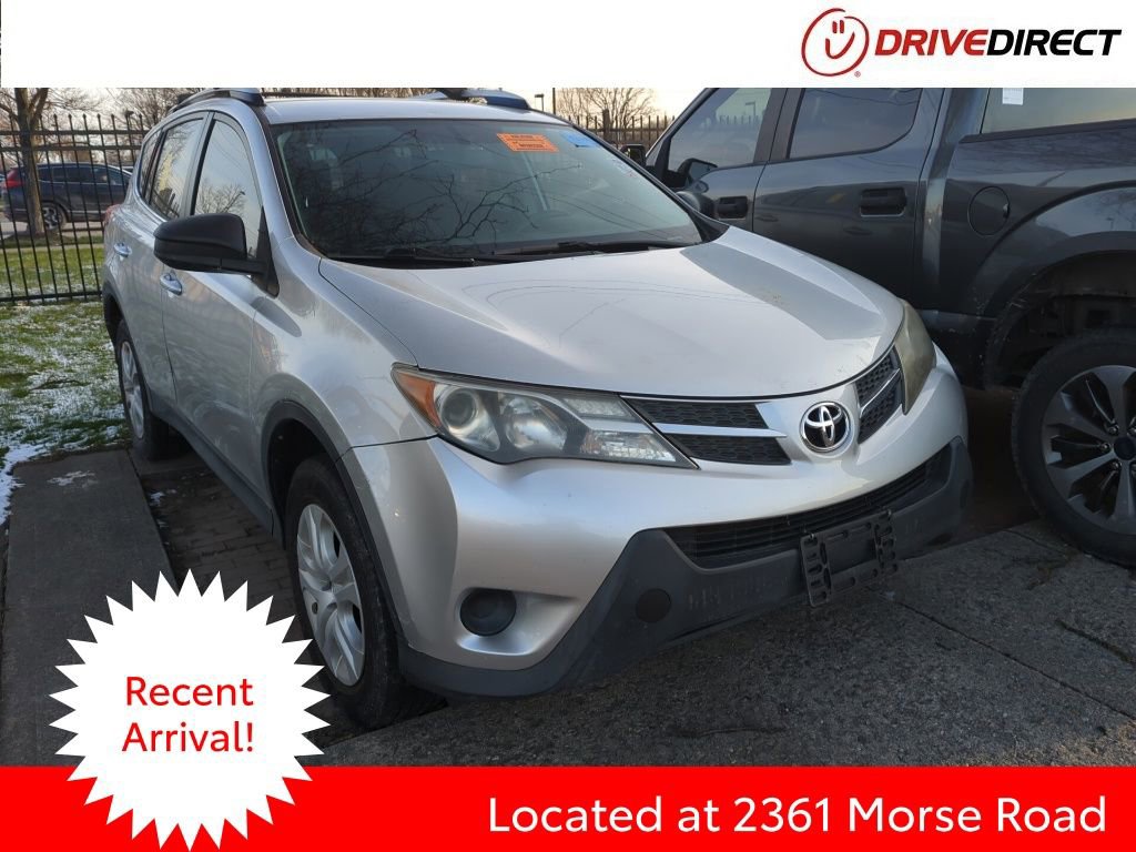 Used 2015 Toyota RAV4 LE image 1