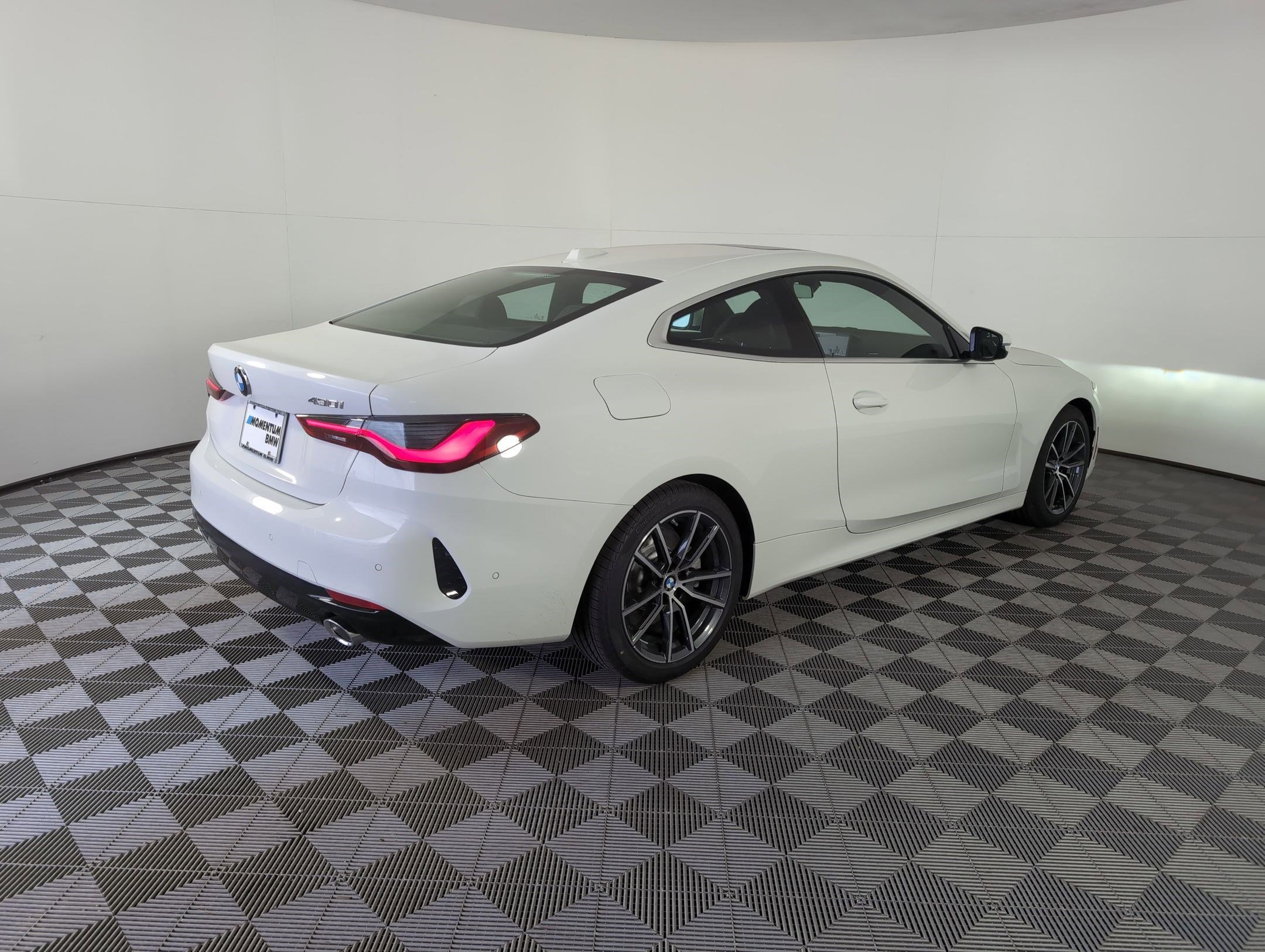 Used 2026 BMW 430i Coupe w/ Parking Assistance Package image 7