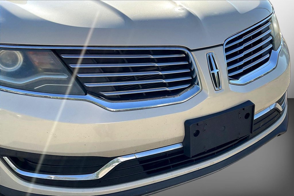 Used 2016 Lincoln MKX Premiere w/ Cargo Utility Package AWD/4WD image 28