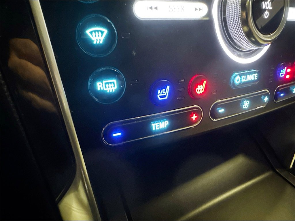 Used 2019 Ford Explorer Limited w/ Limited Luxury Package image 23