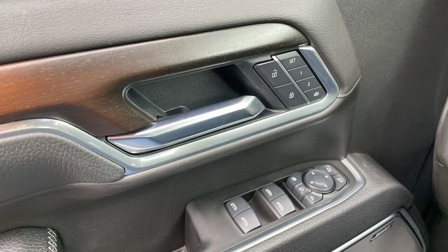Used 2025 GMC Sierra 3500 Denali w/ Denali Reserve Package image 13