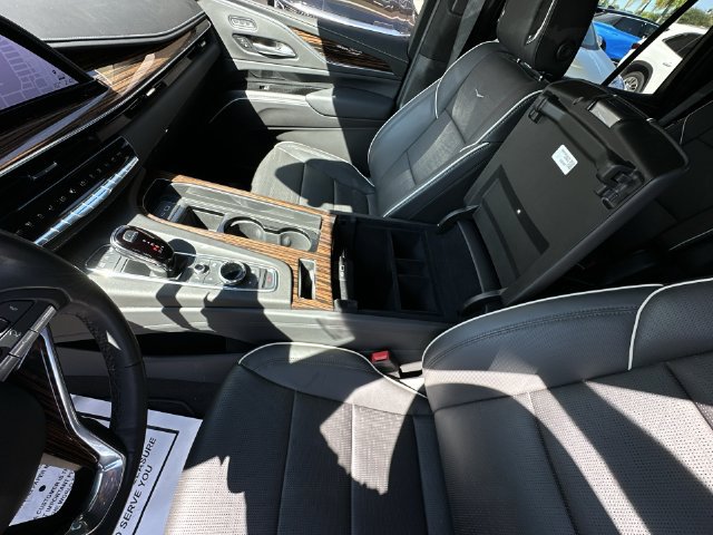 Certified 2023 Cadillac Escalade Premium Luxury w/ Performance Package RWD image 29