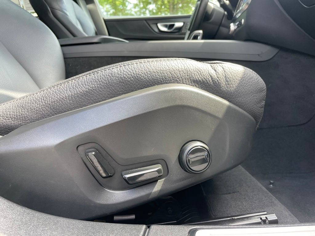 Used 2025 Volvo V60 B5 Cross Country Plus AWD/4WD image 29