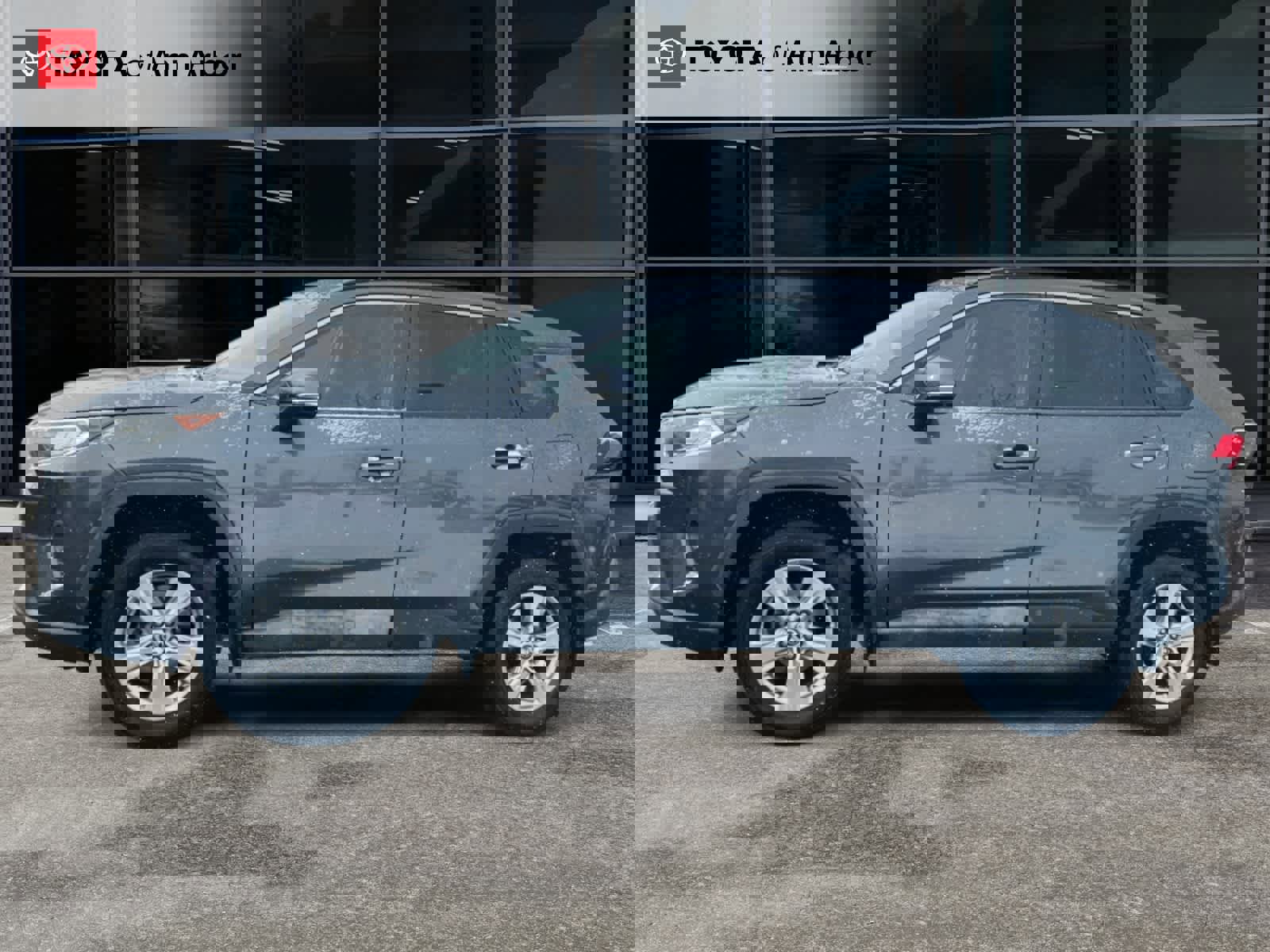 Used 2021 Toyota RAV4 XLE image 8