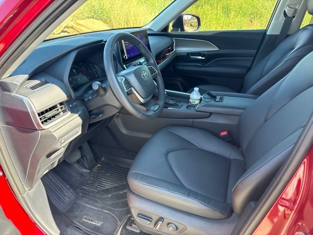 Used 2025 Toyota Grand Highlander FWD image 9