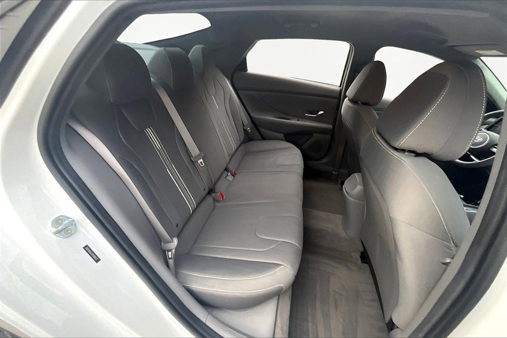 Used 2023 Hyundai Elantra SEL image 27