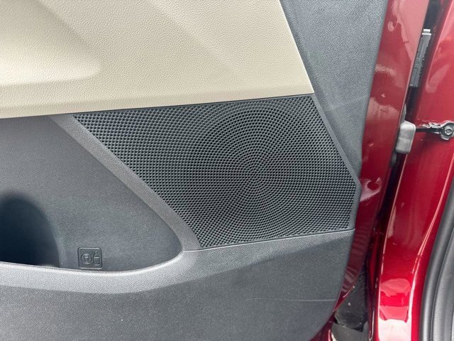 Used 2025 Kia Sorento S image 32