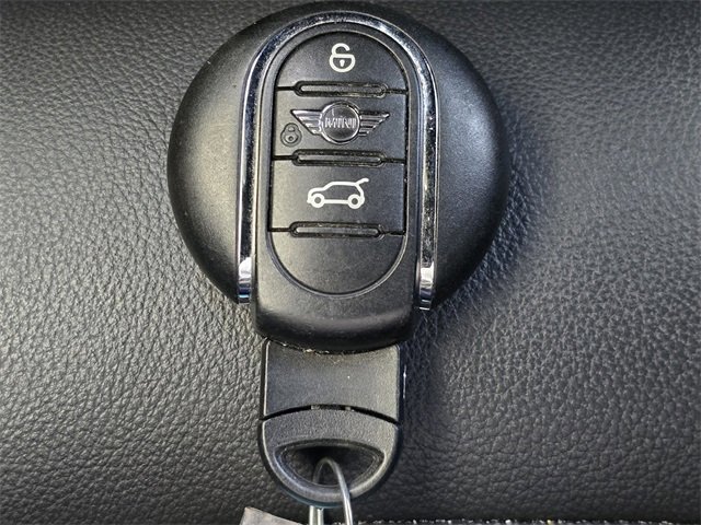 Used 2021 MINI Cooper 4-Door Hardtop image 33