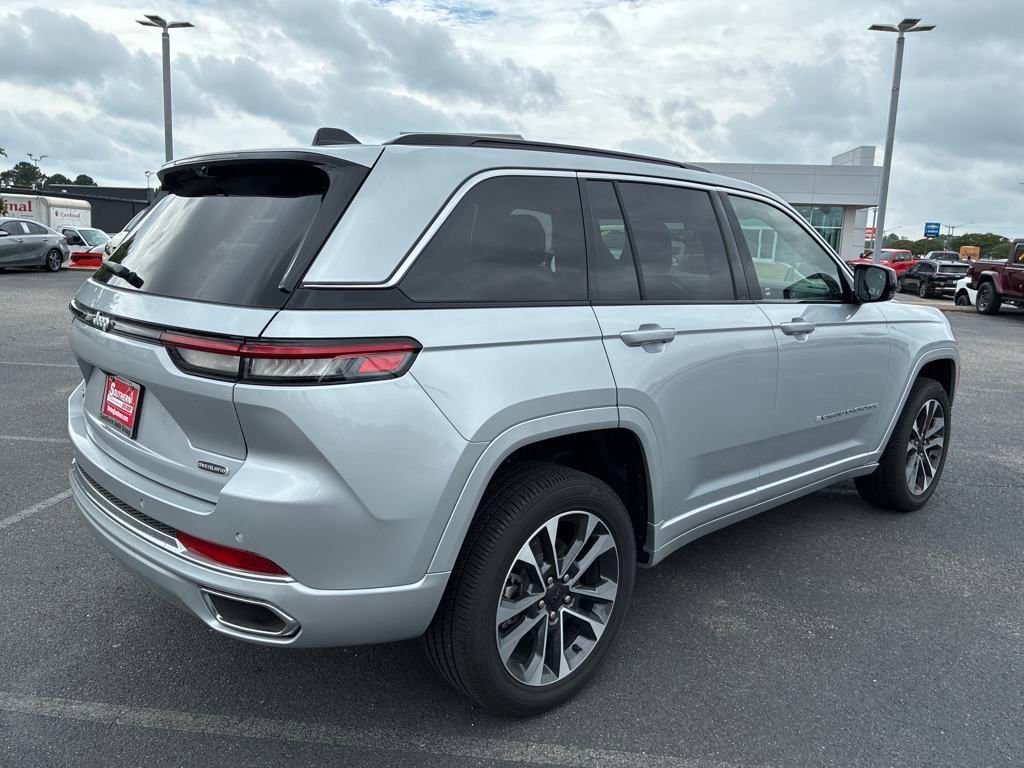New 2025 Jeep Grand Cherokee Overland w/ Luxury Tech Group IV AWD/4WD image 5