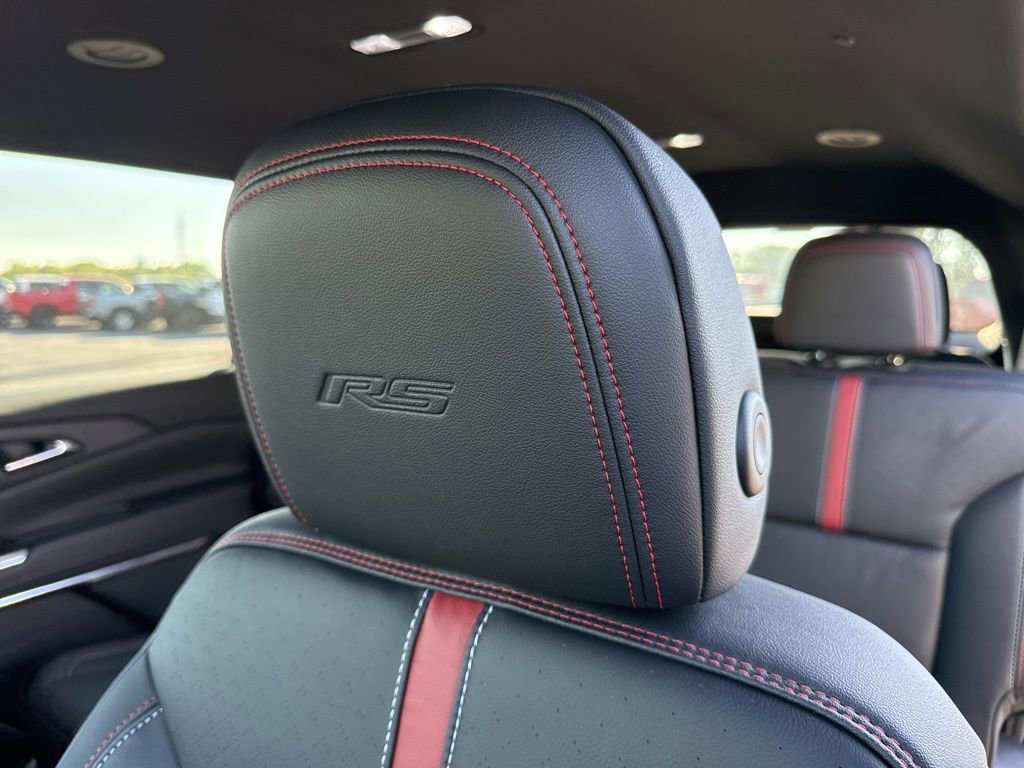 New 2026 Chevrolet Traverse RS w/ LPO, Floor Liner Package image 16