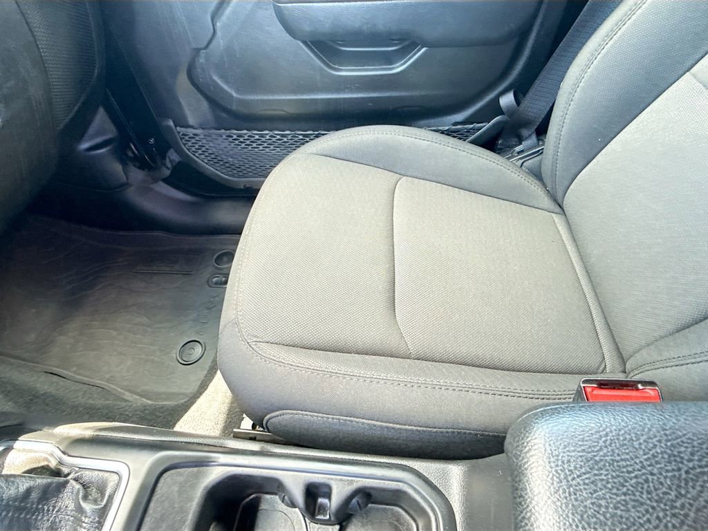 Used 2023 Jeep Wrangler Unlimited w/ Sun & Screen Package AWD/4WD image 22